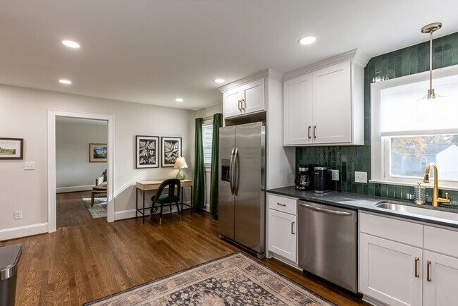 Building Photo - Wake up on Polo – Fully Furnished Home Nea...