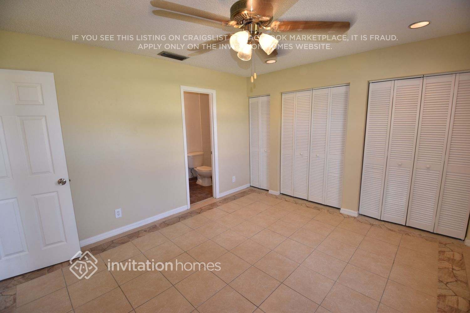 Building Photo - 9014 Fashion Pl