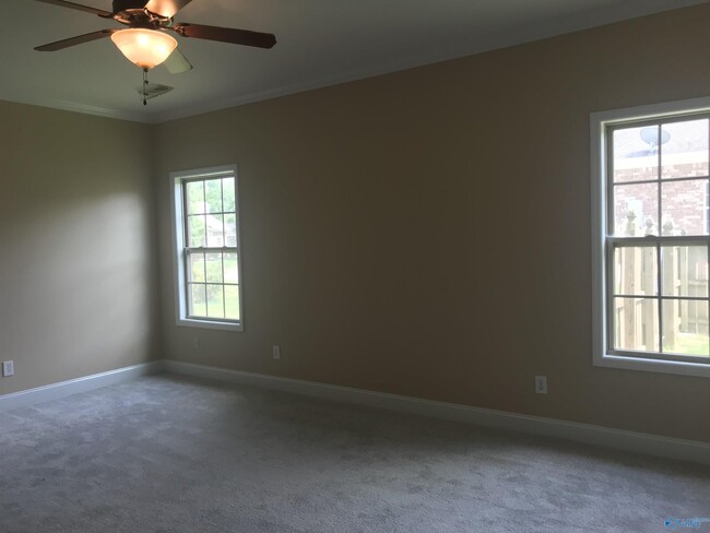 Building Photo - 178 Sarah Jane Dr