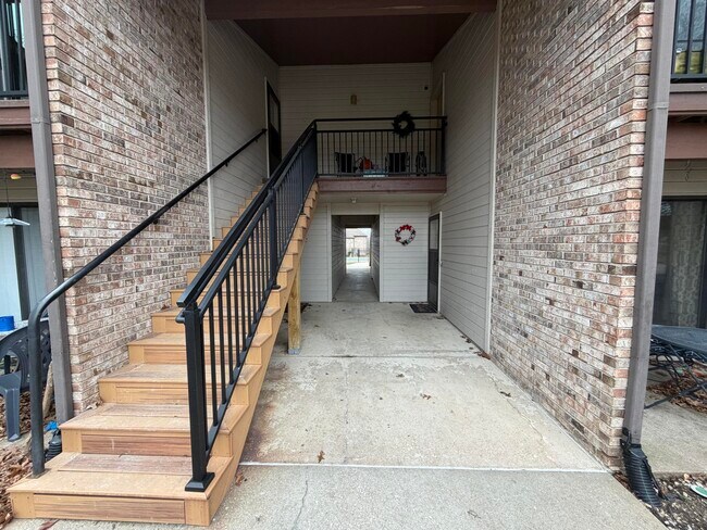 Building Photo - 1887 Waterfront Dr N