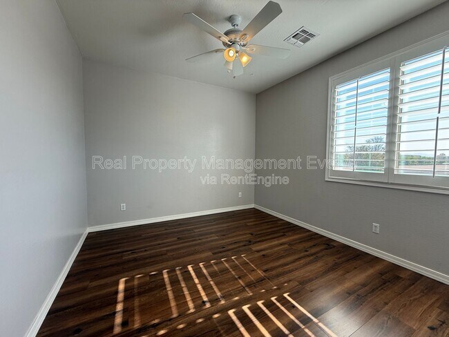 Building Photo - 4287 S Kimberlee Dr
