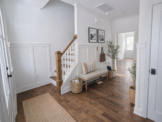 Building Photo - Beautiful 3BR 2.5BA Home in Statesville • 2 Car Garagge Tours