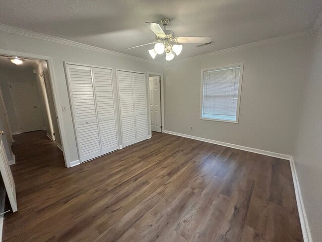 Building Photo - 4-Bedroom Gem Near Downtown Huntsville – N...