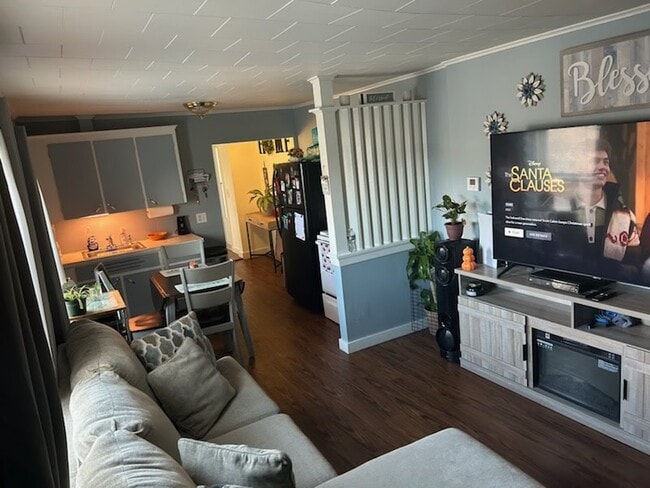 Building Photo - 73 Malvern St