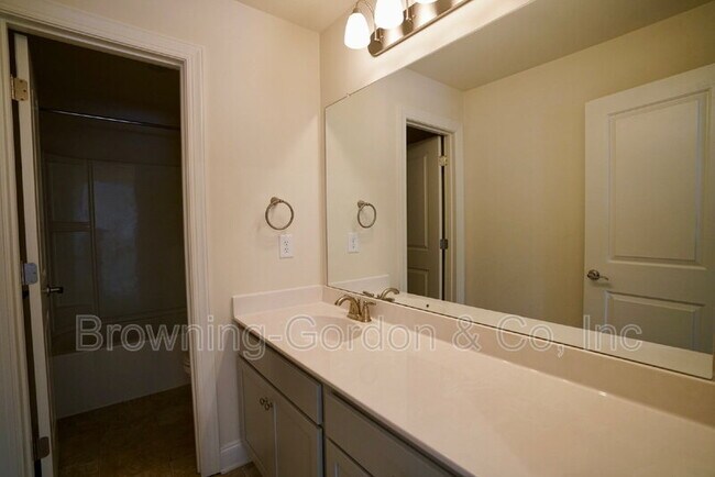 Building Photo - 797 Ravensdowne Dr