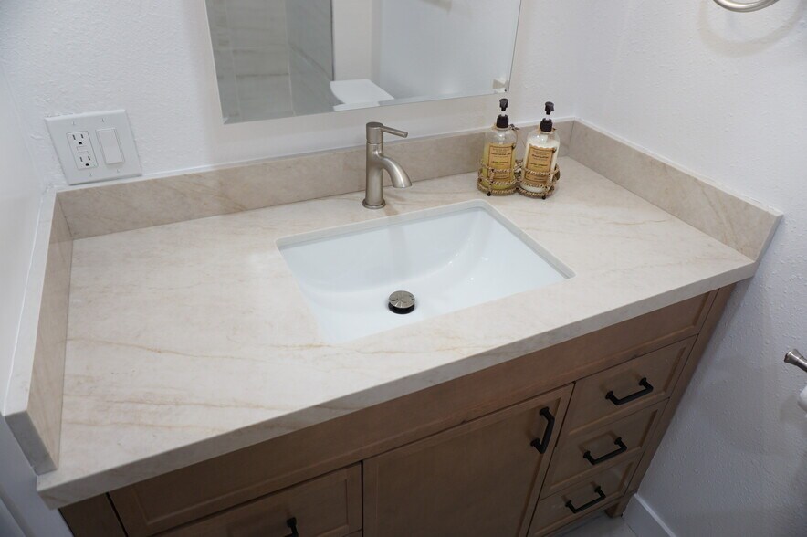 Building Photo - 3948 Pennsylvania Ave