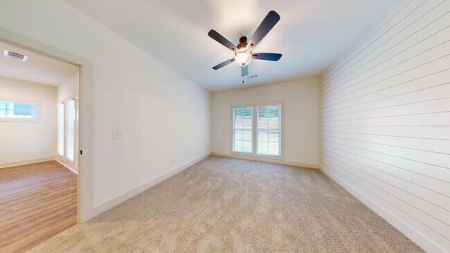 Building Photo - Fox Run Village - Opelika