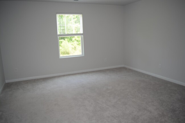 Building Photo - 840 Bellewood Gardens Dr