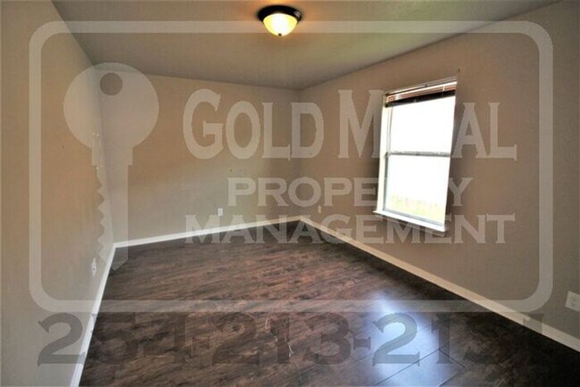 Building Photo - 1106 Grace Point Dr