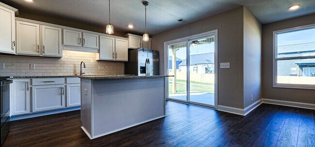 Building Photo - 186 Monaghan Dr