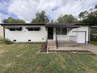 Building Photo - 2442 N Pittsburg Ave