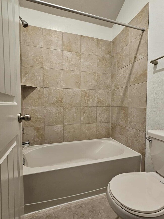 Building Photo - 2111 Levant Ln