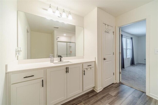 Building Photo - 222 Knightsbridge Ln