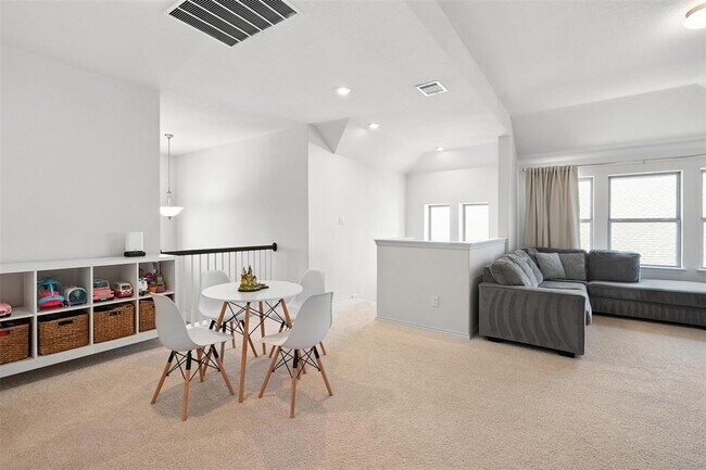 Building Photo - 211 Brookside St
