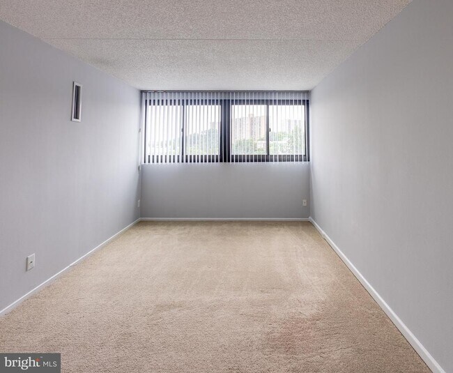 Building Photo - 5911 Edsall Rd