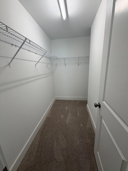 Building Photo - 836 Pryor St