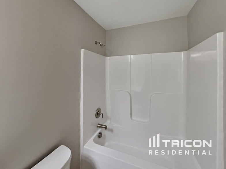 Building Photo - 119 Lasswade Ct