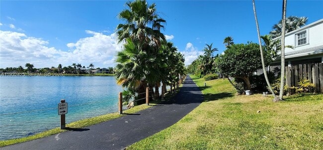 Building Photo - 9829 SW 221st St Rd