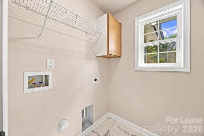 Building Photo - 122 McCarver Rd