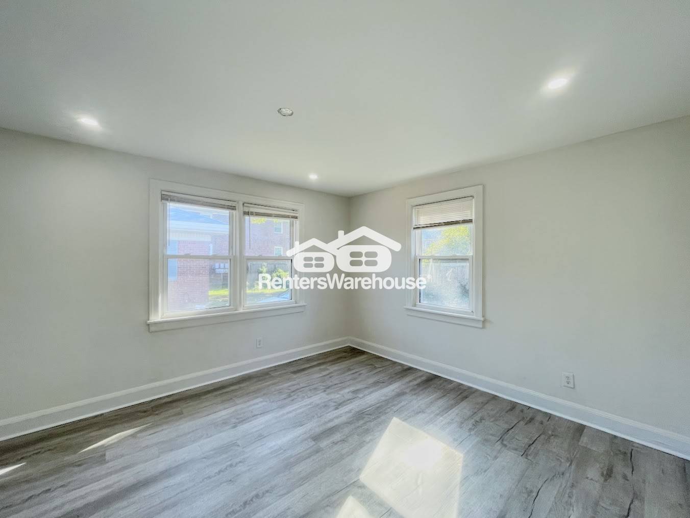 Building Photo - 1375 W Ocean View Ave