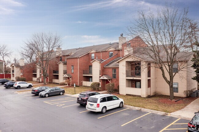 Building Photo - Foxfire Condominiums