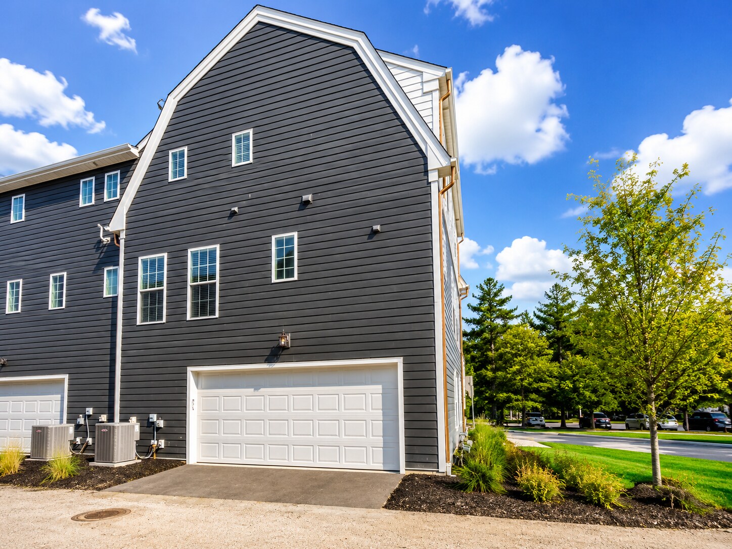 Building Photo - 701 Halcyon Ln
