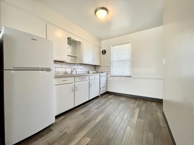 Building Photo - 1220 Ottillia St SE