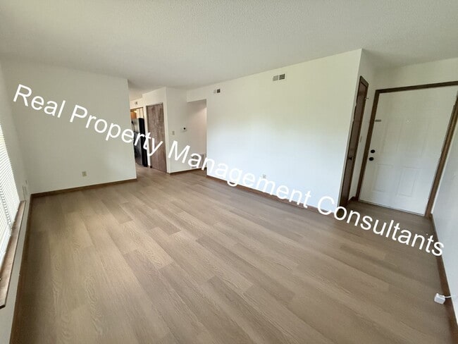 Building Photo - 16604 E Gudgell Rd