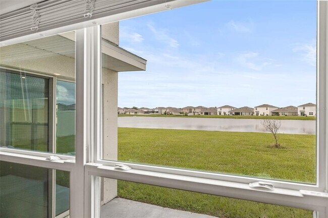 Building Photo - 16847 Delia St