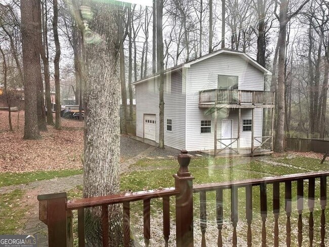 Building Photo - 2805 Pine Hill Dr