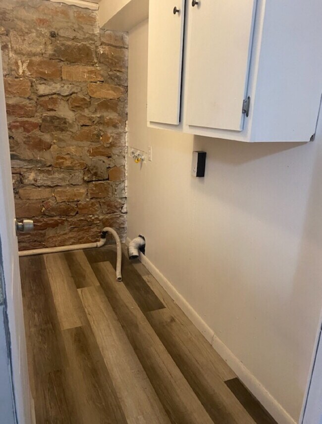 Building Photo - 1 Bedroom with Garage in Perry!