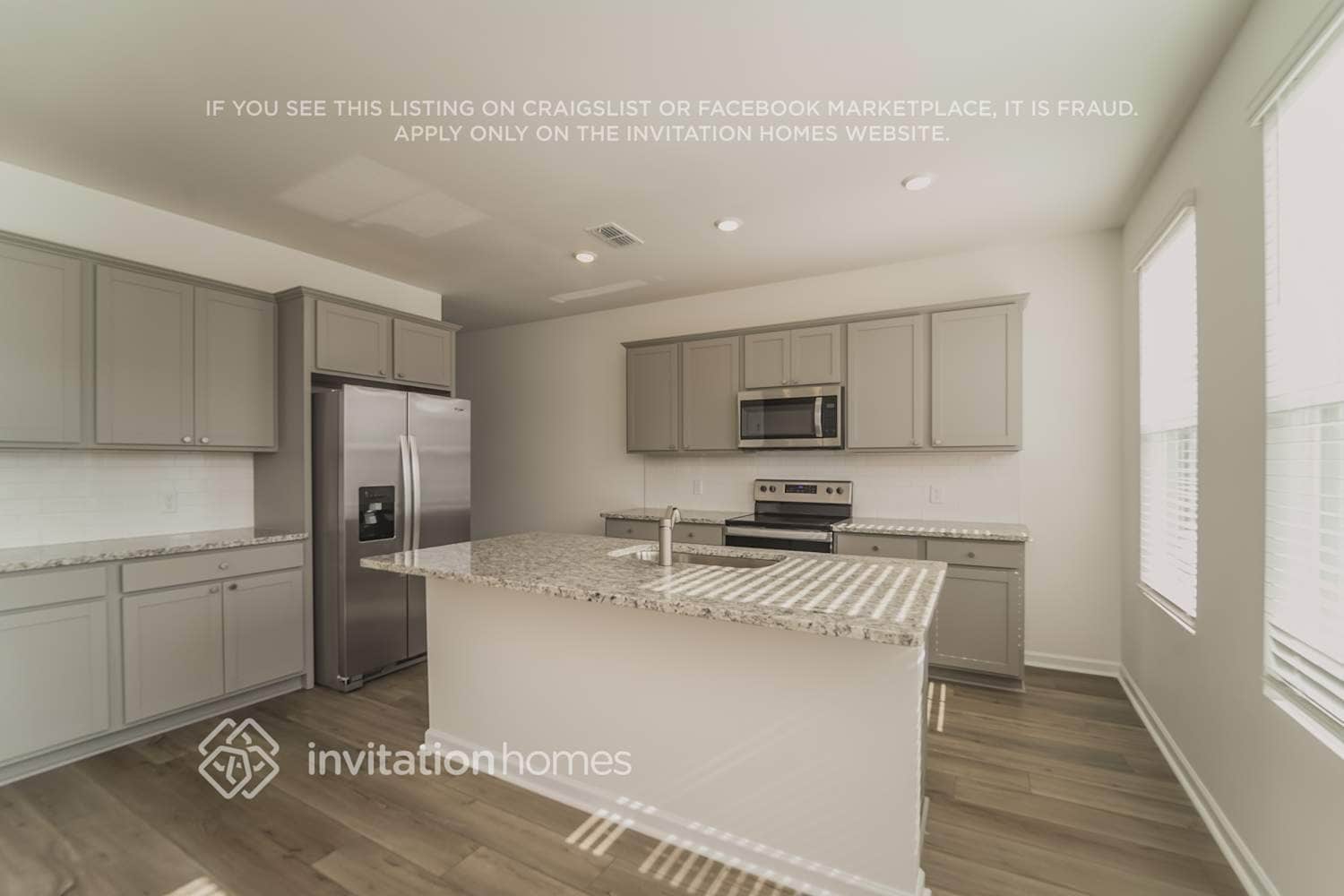 Building Photo - 13011 Western Ln