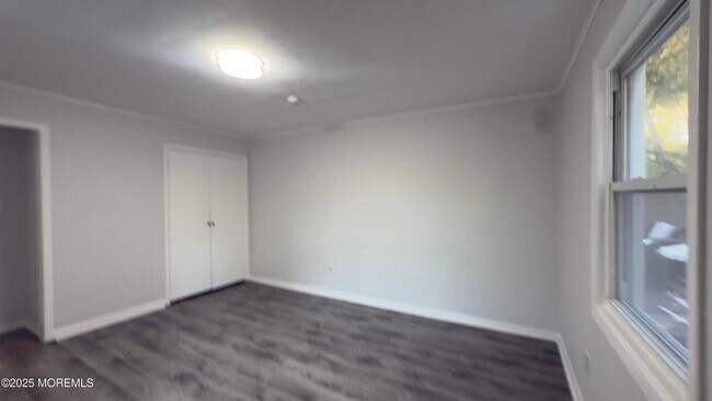 Building Photo - 56 Lindsley Pl