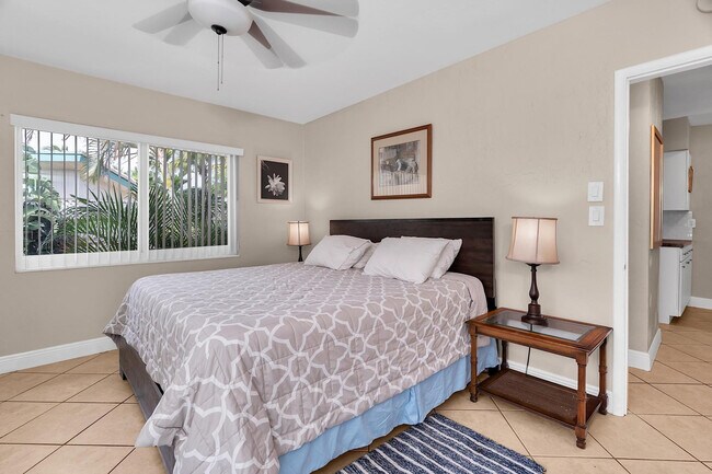 Building Photo - 2109 NE 26th St