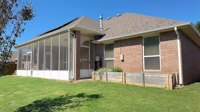 Building Photo - 9200 Stacy Lynn Ln
