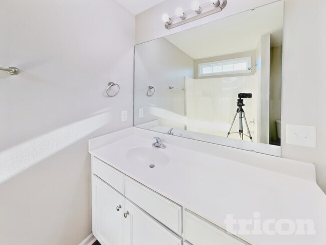 Building Photo - 239 Grovemere Ln