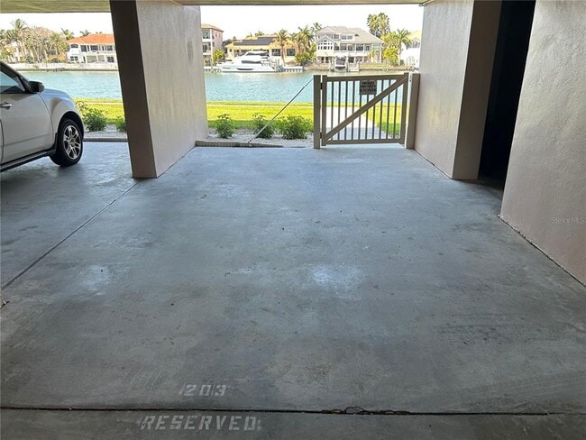 Building Photo - 6260 Kipps Colony Ct S