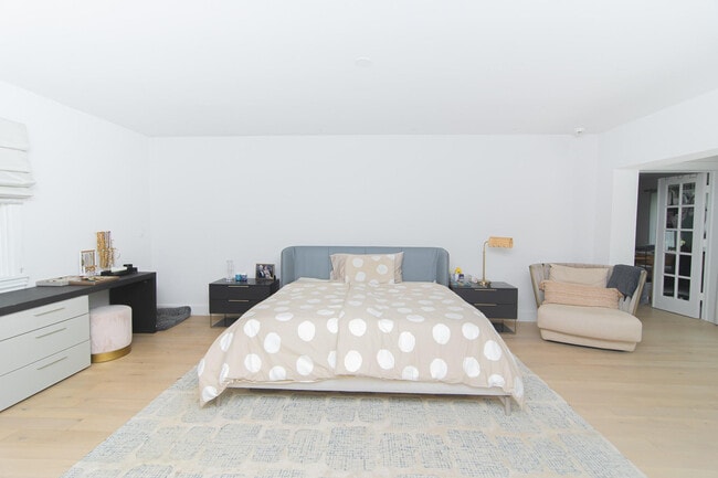 Building Photo - 8208 Twin Lake Dr