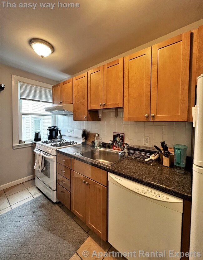 Building Photo - 69 Raymond Ave