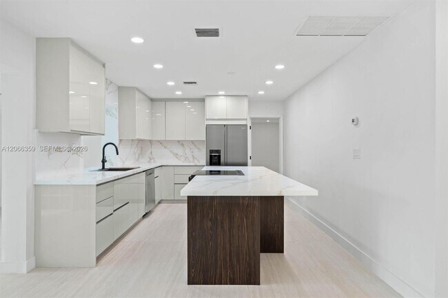 Building Photo - 11770 Griffing Blvd