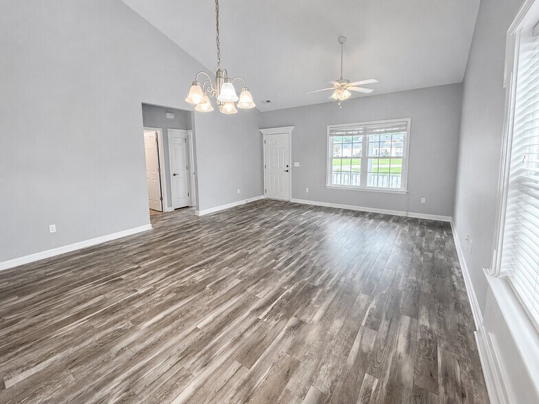 Building Photo - 264 Archdale St