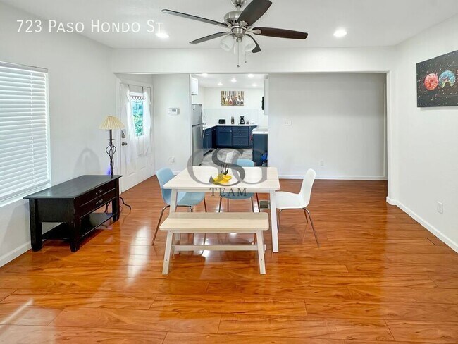 Building Photo - 723 Paso Hondo St