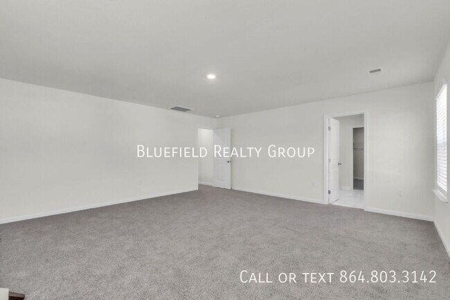Building Photo - 380 Fenwick Dr
