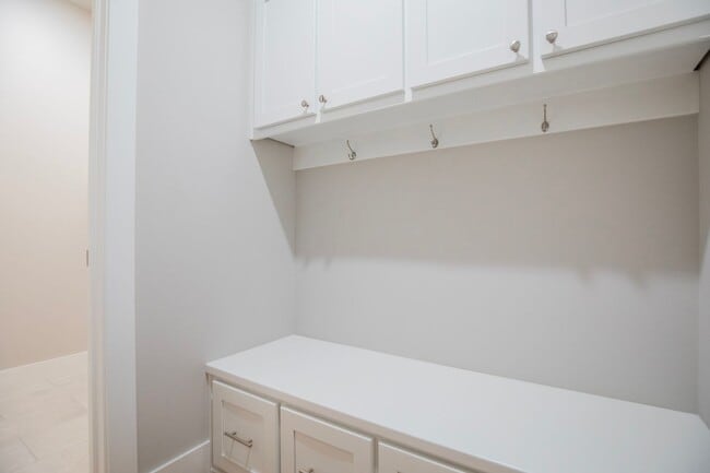 Building Photo - ***941 Seaborn Way***