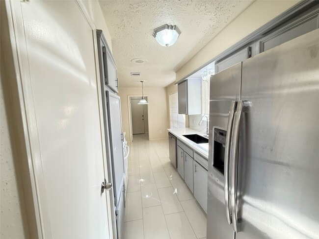 Building Photo - 12023 Sagecliff Dr