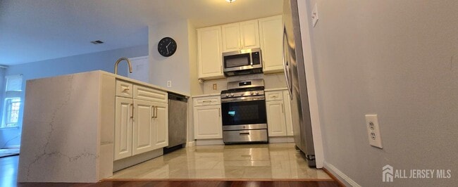 Building Photo - 107 Longfield Ct