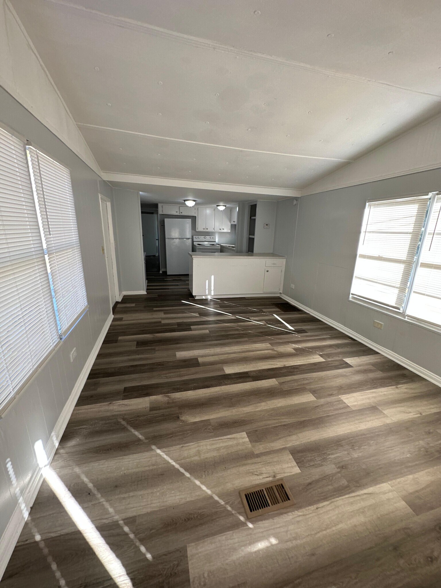 Building Photo - 7663 Bentwillow Dr