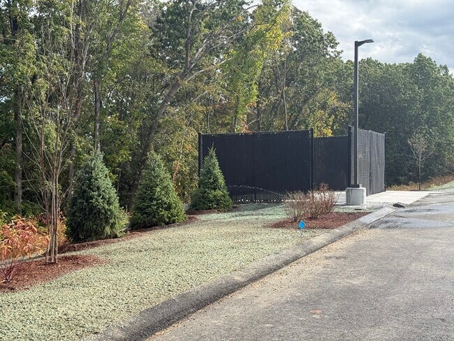 Building Photo - 251 Sladen St