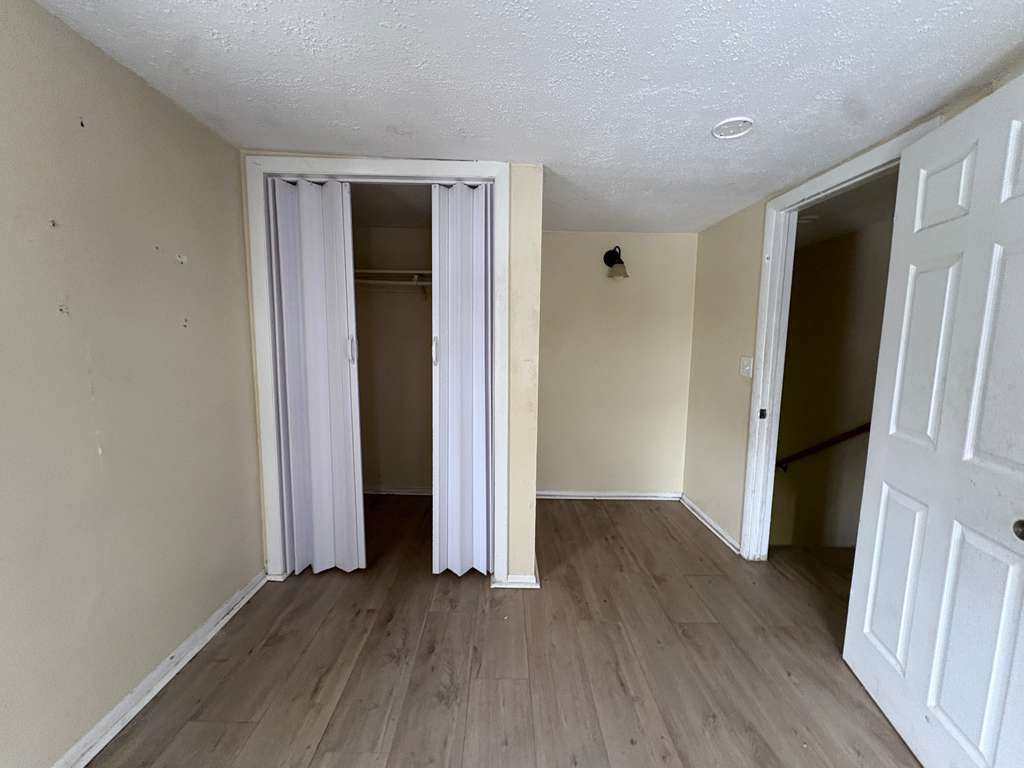 Building Photo - 220 Lenox St