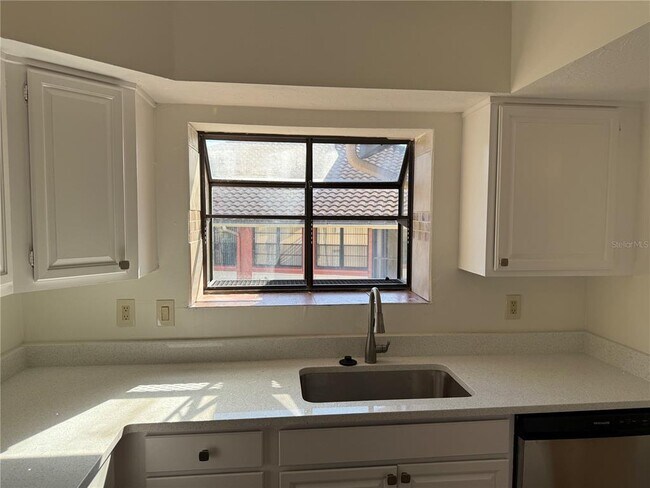 Building Photo - 5691 Ashton Lake Dr